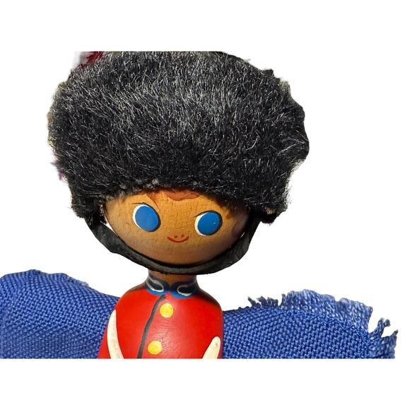 Anne Beate Design Napkin Holder Hand Painted Wood Denmark Royal Guard Vintage - Picture 11 of 12